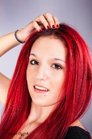 Yasemin-0101web.jpg